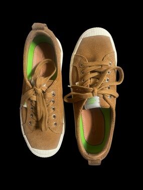 👋🏽 Cariuma Suede Low-Top Sneakers